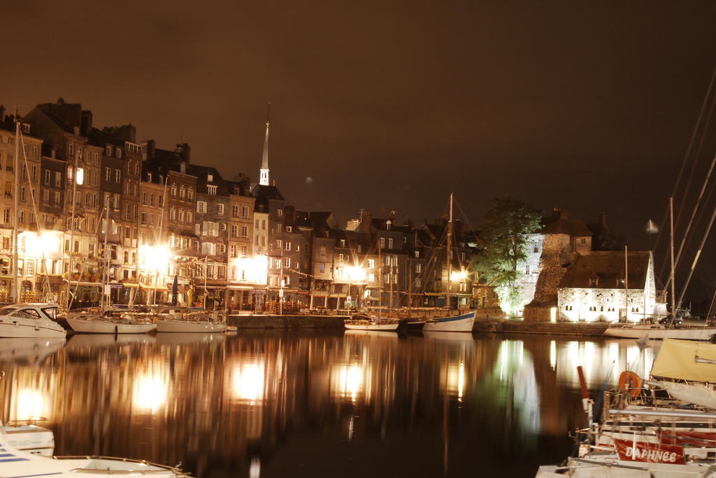 Au 14 Honfleur Parking Prive Apartment Стая снимка